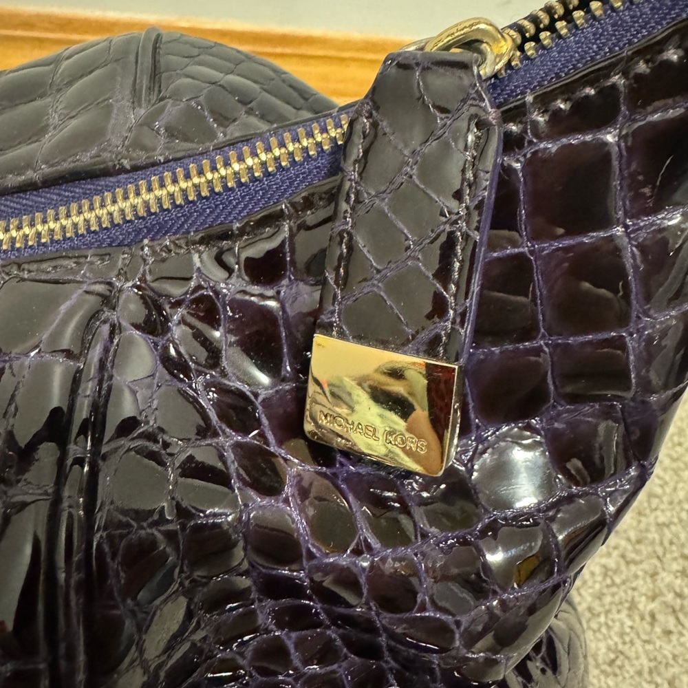 Michael Kors deep purple/black crocodile patent leather purse - Picture 9 of 11